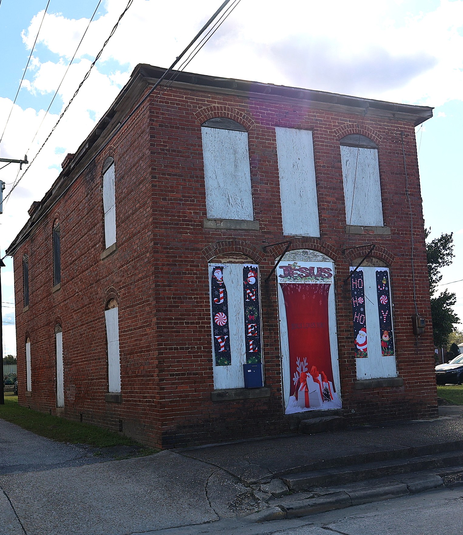 Whitfield Hotel, Kershaw